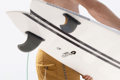 Torq Fish Surfboard mit Roam Twin Finnen